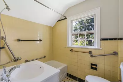 28 E Young St, Somerville, NJ 08876 - Photo 20