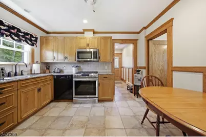 374 Diamond Bridge Ave, Hawthorne, NJ 07506 - Photo 12
