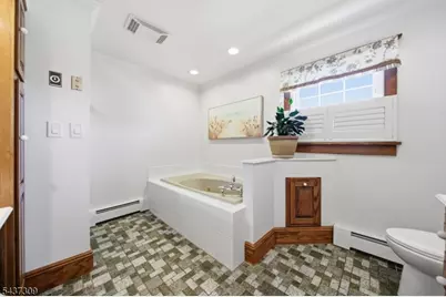 374 Diamond Bridge Ave, Hawthorne, NJ 07506 - Photo 20