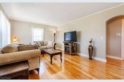 146 Giles Ave, Middlesex, NJ 08846 - Photo 2