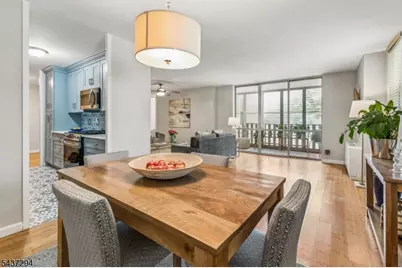 530 Valley Road C00 #2V, Montclair, NJ 07043 - Photo 4