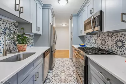 530 Valley Road C00 #2V, Montclair, NJ 07043 - Photo 6
