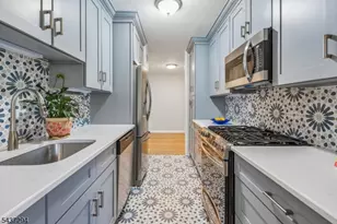 530 Valley Road C00, Montclair, NJ 07043 - Photo 6