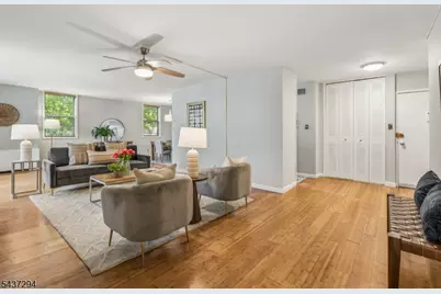 530 Valley Road C00 #2V, Montclair, NJ 07043 - Photo 2