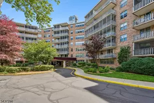 530 Valley Road C00, Montclair, NJ 07043 - Photo 14