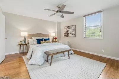 530 Valley Road C00 #2V, Montclair, NJ 07043 - Photo 10