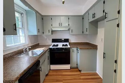 470 Valley Rd #3, Montclair, NJ 07043 - Photo 10