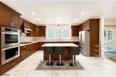 18 Dehart Ct, Wayne, NJ 07470 - Photo 14
