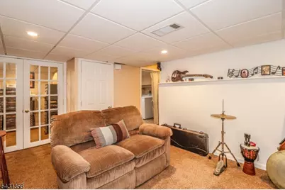 94 Hayes Ave, Clark Township, NJ 07066 - Photo 14