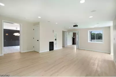 129 Owens Station Rd, Vernon, NJ 07418 - Photo 8
