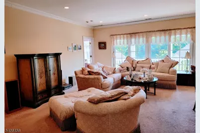 40 Schmidt Cir, Watchung, NJ 07069 - Photo 6