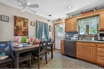 133 Mary Ave, Woodbridge Township, NJ 08863 - Photo 4