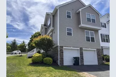 63 Sowers Dr, Mount Olive, NJ 07840 - Photo 2
