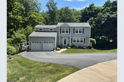 4 Ashley Ct, Morris Township, NJ 07960 - Photo 1