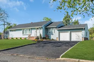 15 Judith Pl, Wayne, NJ 07470 - Photo 2