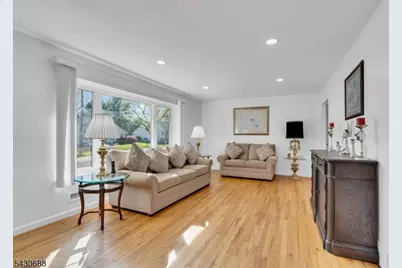 15 Judith Pl, Wayne, NJ 07470 - Photo 4