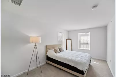 215 Park Ln, Dunellen, NJ 08812 - Photo 16
