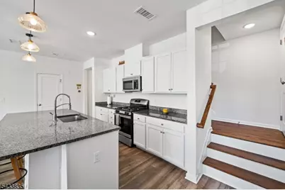 215 Park Ln, Dunellen, NJ 08812 - Photo 10