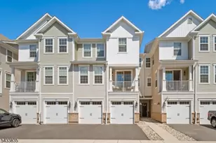 215 Park Ln, Dunellen, NJ 08812 - Photo 1