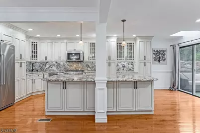22 Averell Dr, Parsippany, NJ 07950 - Photo 10