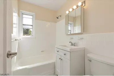 11B W Roselle Ave #B, Roselle Park, NJ 07204 - Photo 16