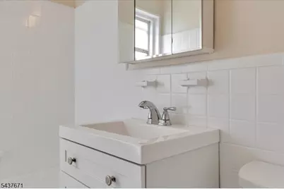 11B W Roselle Ave #B, Roselle Park, NJ 07204 - Photo 18
