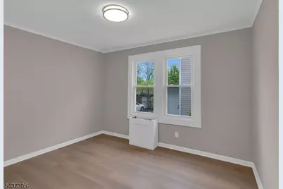 620 Pennsylvania Ave, Elizabeth, NJ 07201 - Photo 8