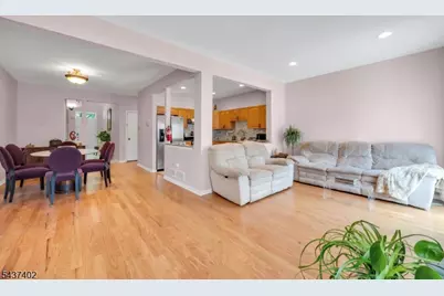 286 Summerhill Dr, Parsippany, NJ 07950 - Photo 6