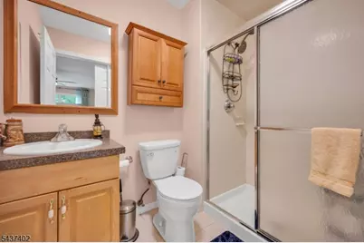 286 Summerhill Dr, Parsippany, NJ 07950 - Photo 16