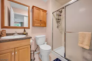 286 Summerhill Dr, Parsippany, NJ 07950 - Photo 16