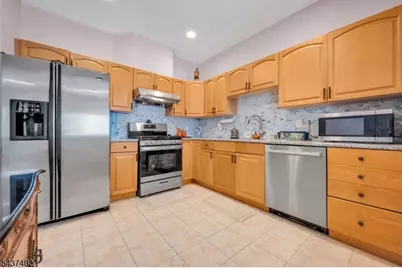 286 Summerhill Dr, Parsippany, NJ 07950 - Photo 8