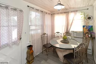 18 Parker Ave, Hawthorne, NJ 07506 - Photo 10