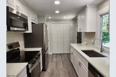 1 Watergate Dr, High Bridge, NJ 08829 - Photo 4