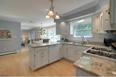 29 Sandra Ln, Randolph Township, NJ 07869 - Photo 10