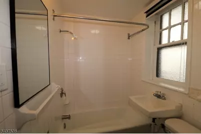160-164 New York Ave #2, Newark, NJ 07105 - Photo 10