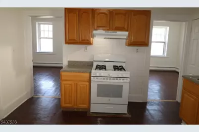 160-164 New York Ave #2, Newark, NJ 07105 - Photo 2