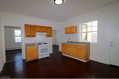 160-164 New York Ave #3, Newark, NJ 07105 - Photo 2