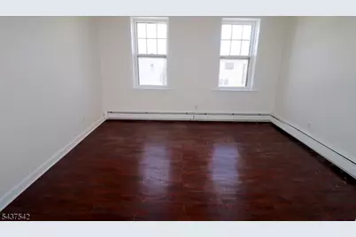 160-164 New York Ave #3, Newark, NJ 07105 - Photo 4