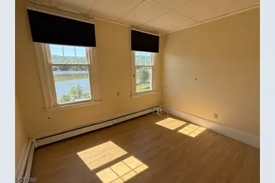 144 Lakeside Dr #5, Liberty Township, NJ 07823 - Photo 2