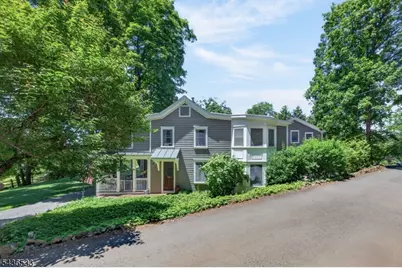 35 Woodledge Rd, Watchung, NJ 07069 - Photo 2