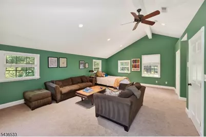 35 Woodledge Rd, Watchung, NJ 07069 - Photo 32