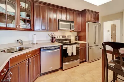 2 Claridge Dr. 5Gw, Verona, NJ 07044 - Photo 4