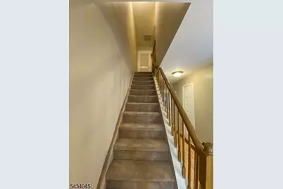 18 Mews Ln, South Orange, NJ 07079 - Photo 16