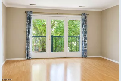 18 Mews Ln, South Orange, NJ 07079 - Photo 2