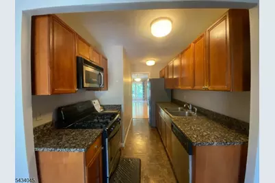 18 Mews Ln, South Orange, NJ 07079 - Photo 6