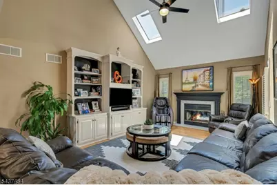 1 Curtis Trl, Bridgewater, NJ 08836 - Photo 10