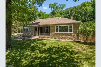 1813 Washington Valley Rd, Bridgewater, NJ 08836 - Photo 2