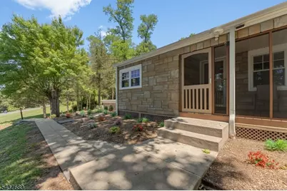 1813 Washington Valley Rd, Bridgewater, NJ 08836 - Photo 4
