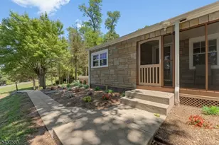 1813 Washington Valley Rd, Bridgewater, NJ 08836 - Photo 4
