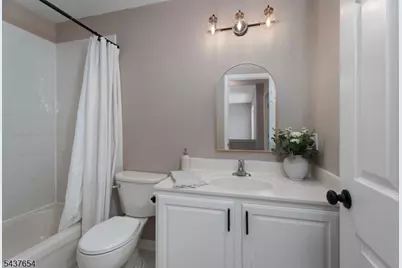8 Scarlet Oak Dr, Montgomery Township, NJ 08540 - Photo 10